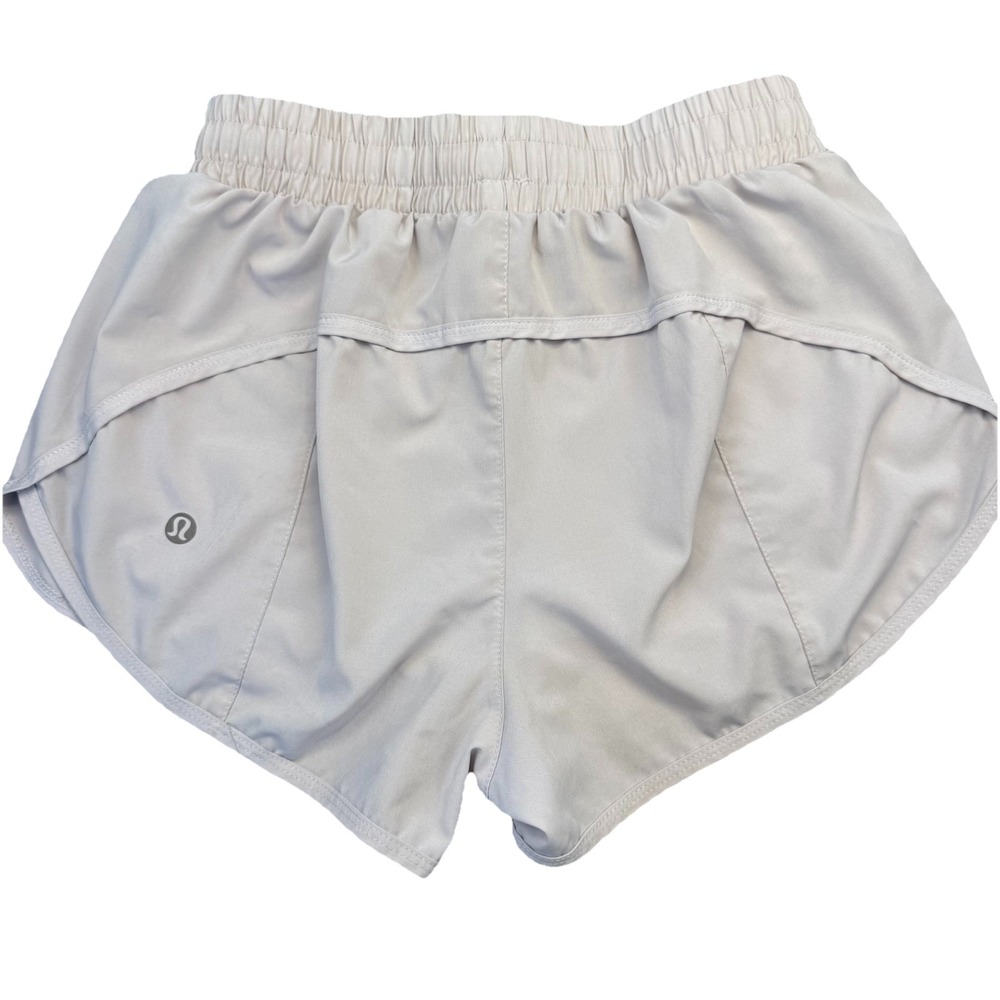 Lululemon Tracker Short V Stone White Lined Size 4 Low-Rise Drawstring *No Tag